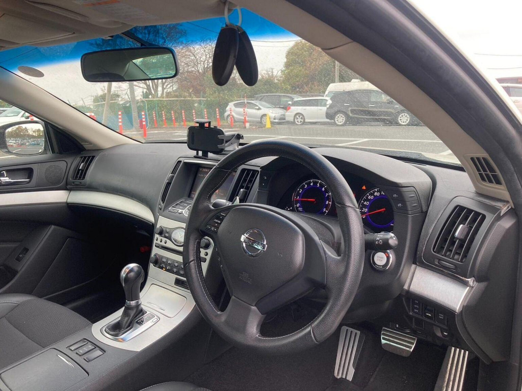 NISSAN SKYLINE 370GT