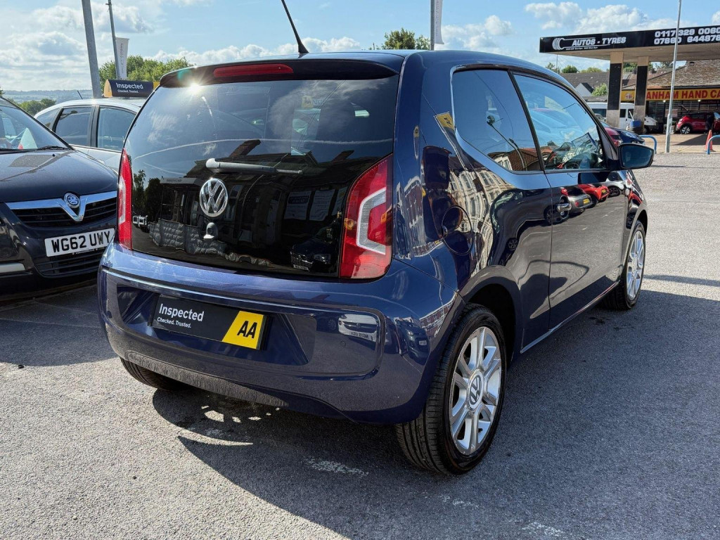 VOLKSWAGEN UP