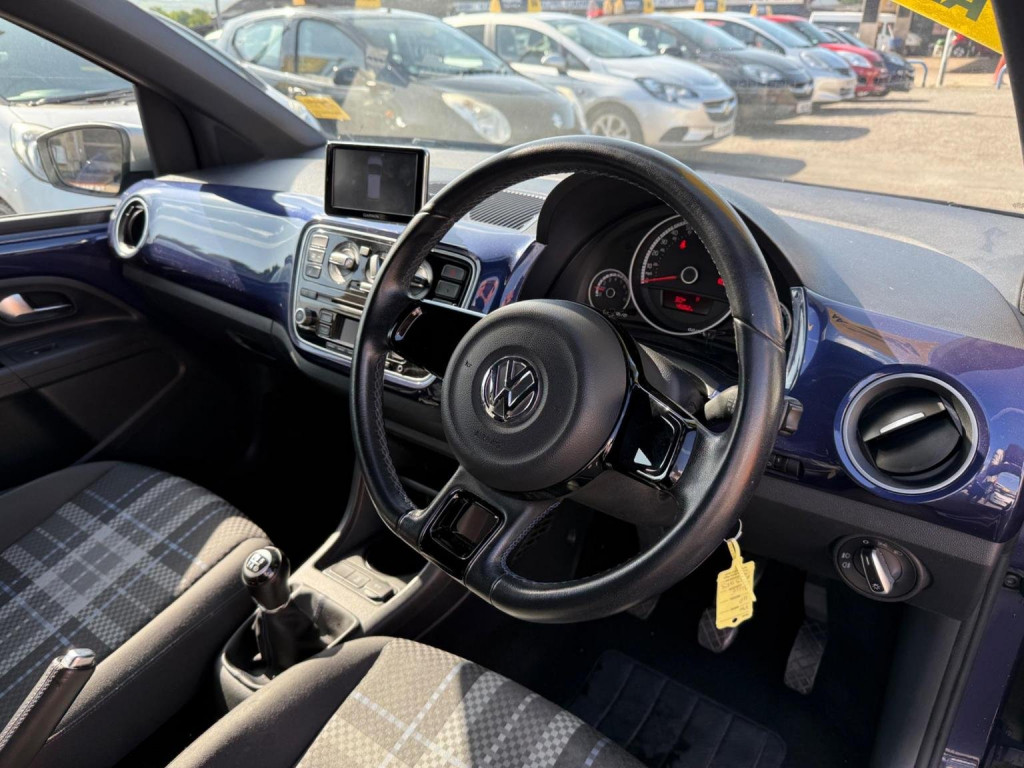 VOLKSWAGEN UP