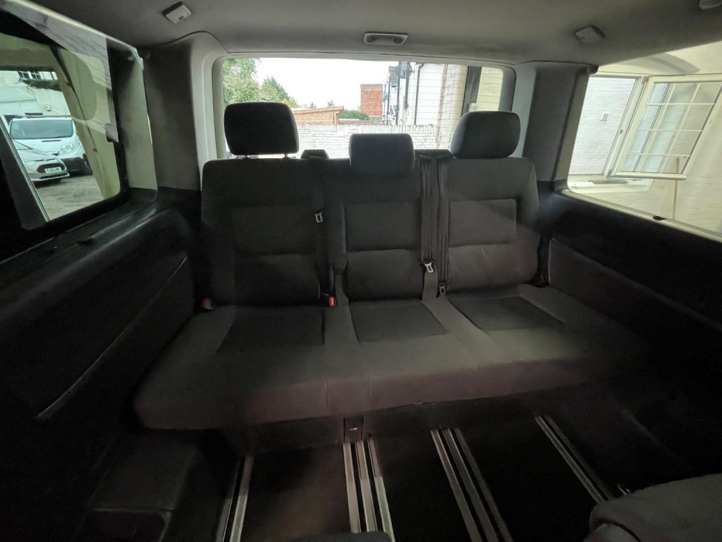 VOLKSWAGEN CARAVELLE