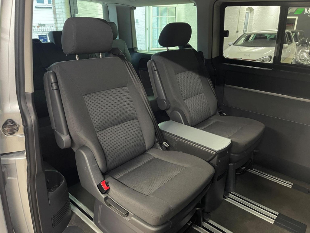 VOLKSWAGEN CARAVELLE