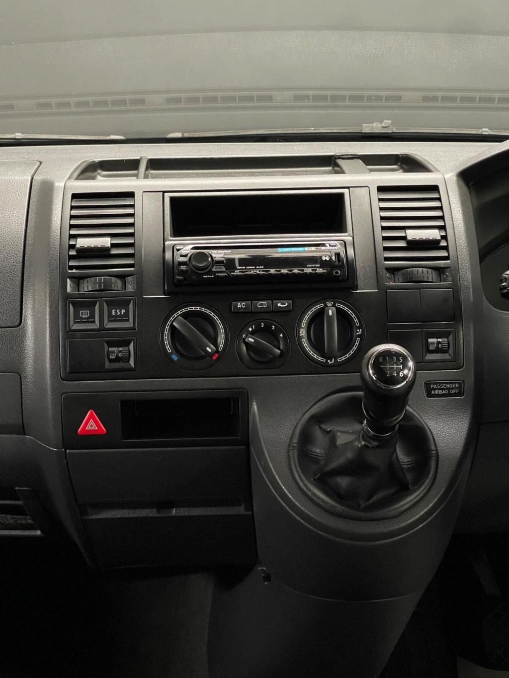 VOLKSWAGEN CARAVELLE