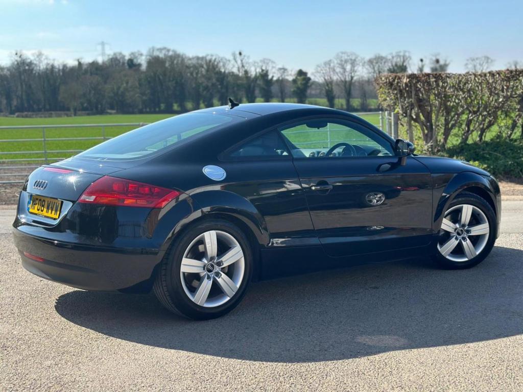 AUDI TT