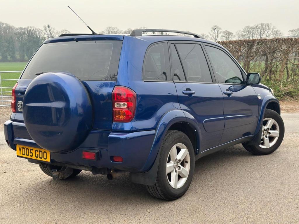TOYOTA RAV4