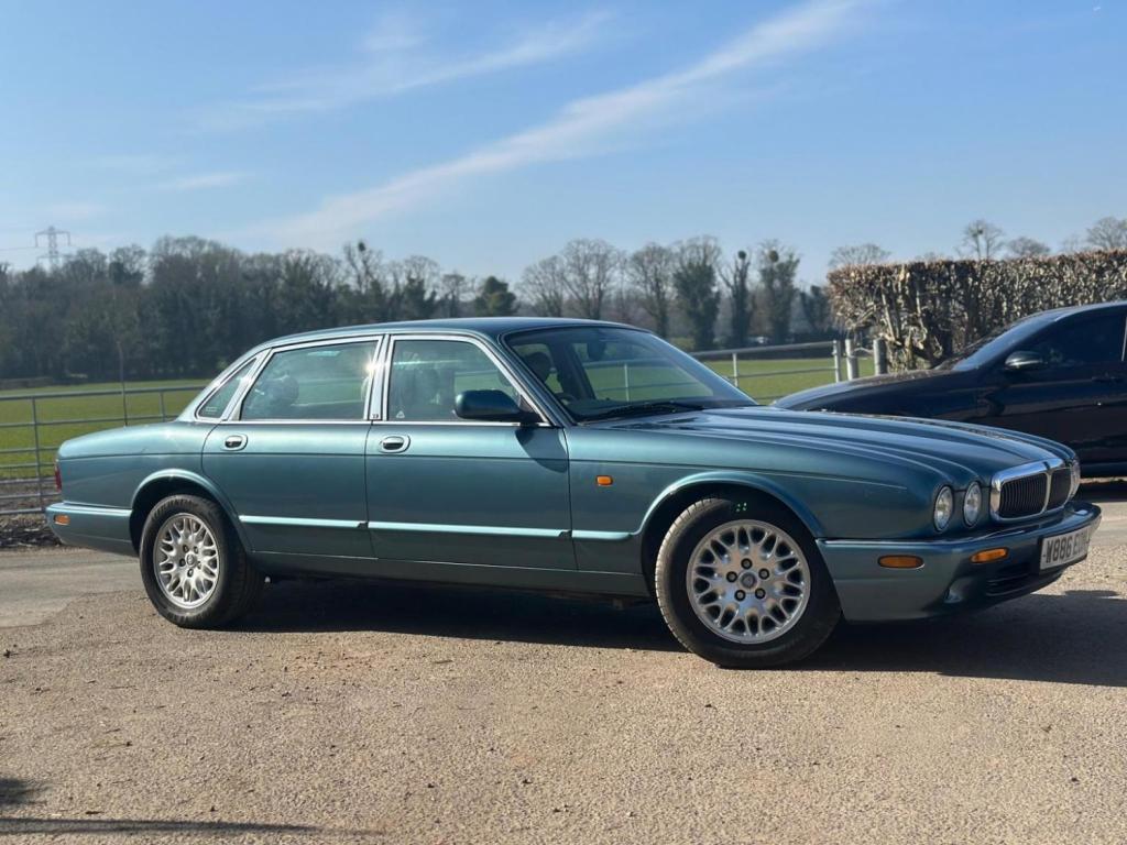 JAGUAR XJ