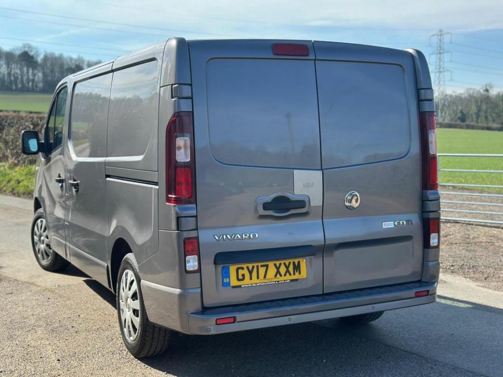 VAUXHALL VIVARO
