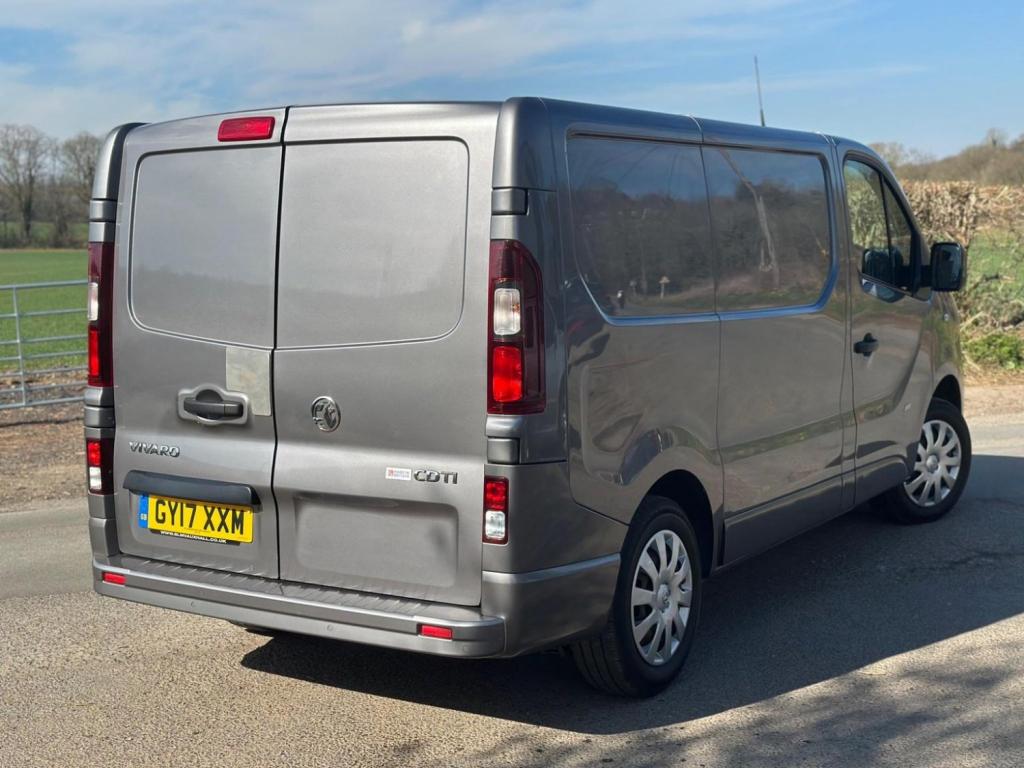 VAUXHALL VIVARO