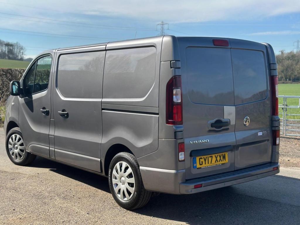 VAUXHALL VIVARO