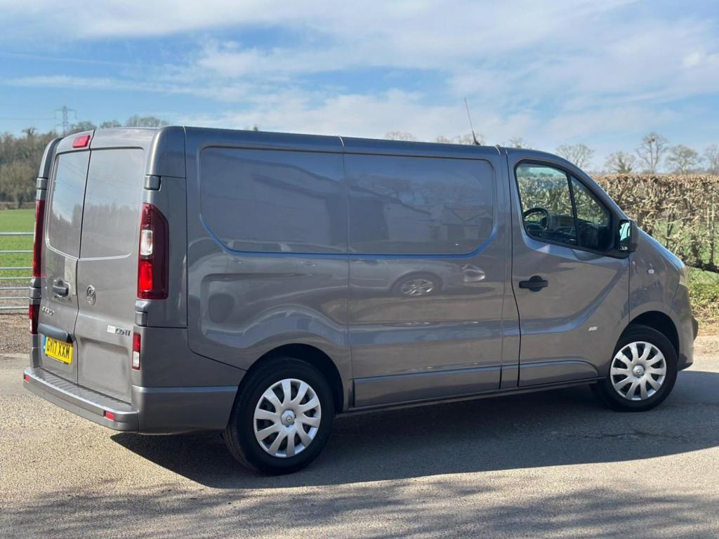 VAUXHALL VIVARO
