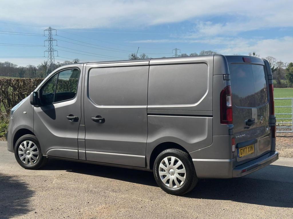 VAUXHALL VIVARO