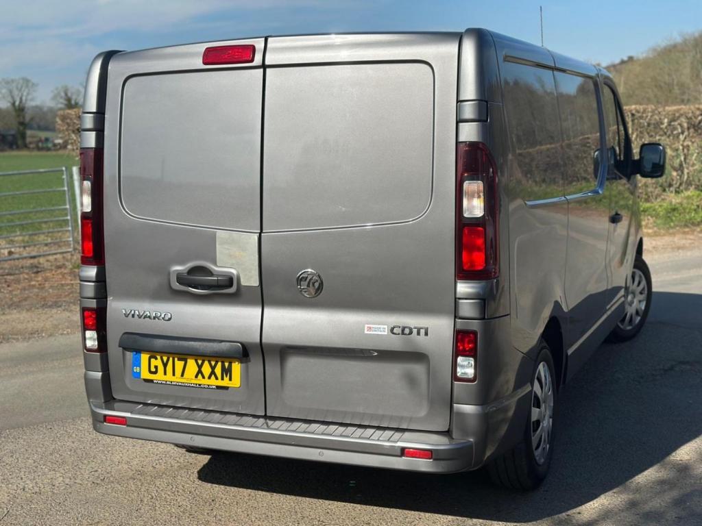 VAUXHALL VIVARO