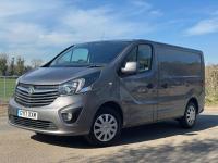 VAUXHALL VIVARO