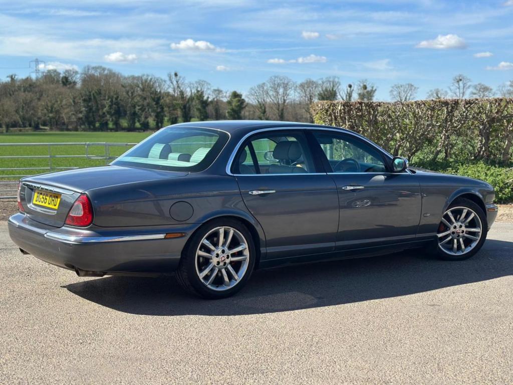 JAGUAR XJ