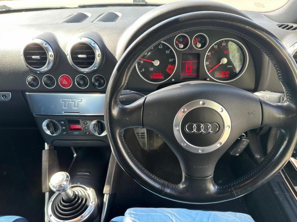 AUDI TT