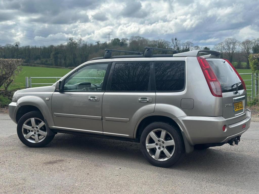 NISSAN X-TRAIL
