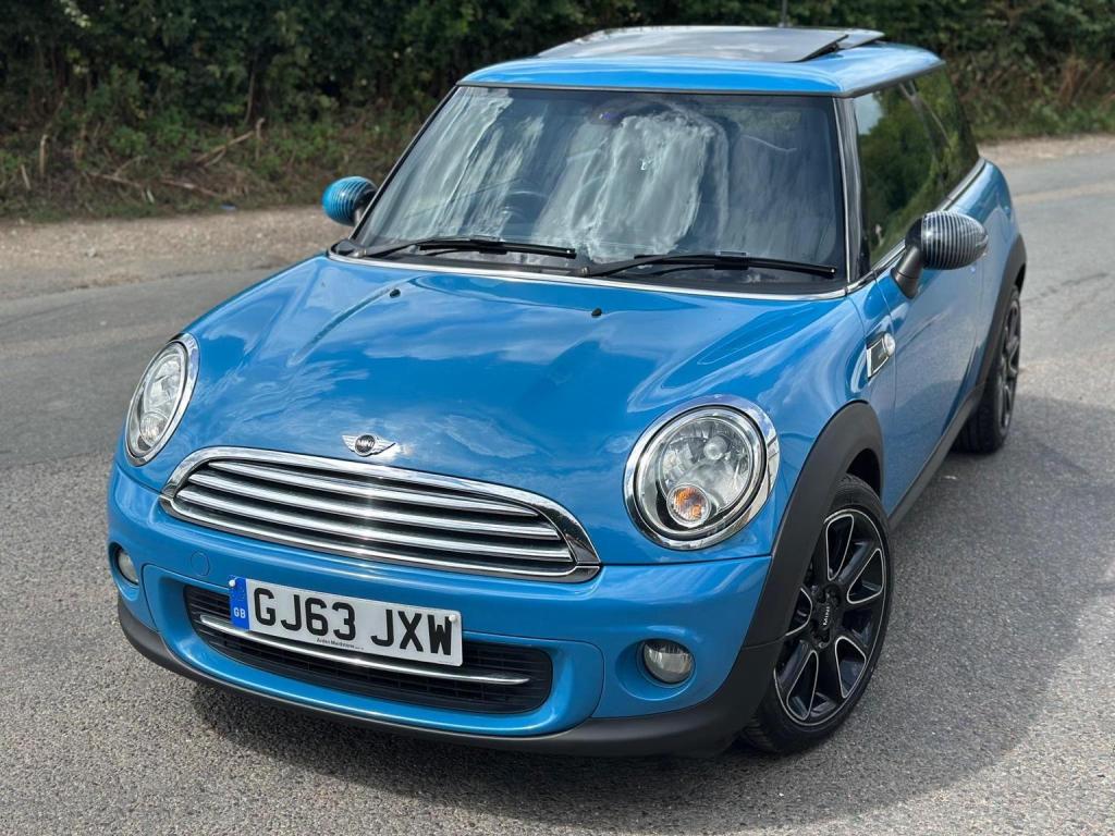 MINI HATCH