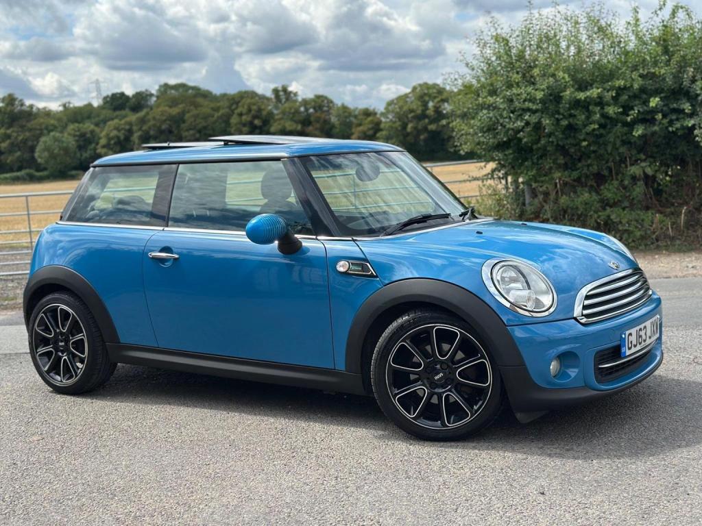 MINI HATCH