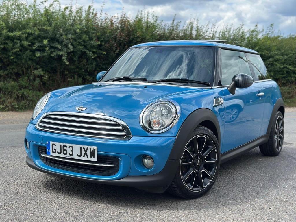 MINI HATCH