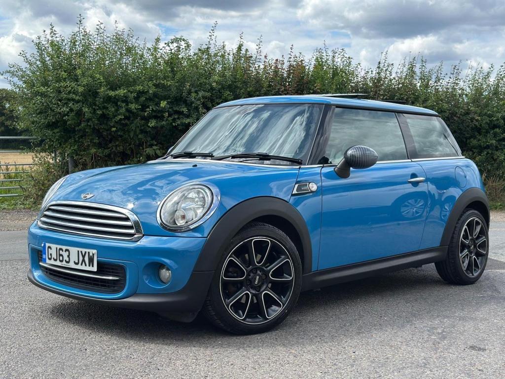 MINI HATCH