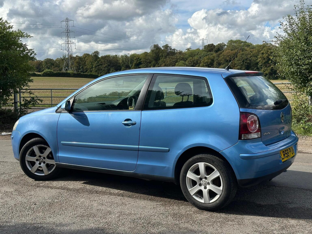 VOLKSWAGEN POLO