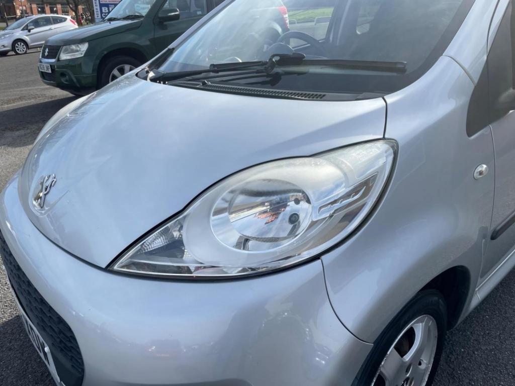 PEUGEOT 107