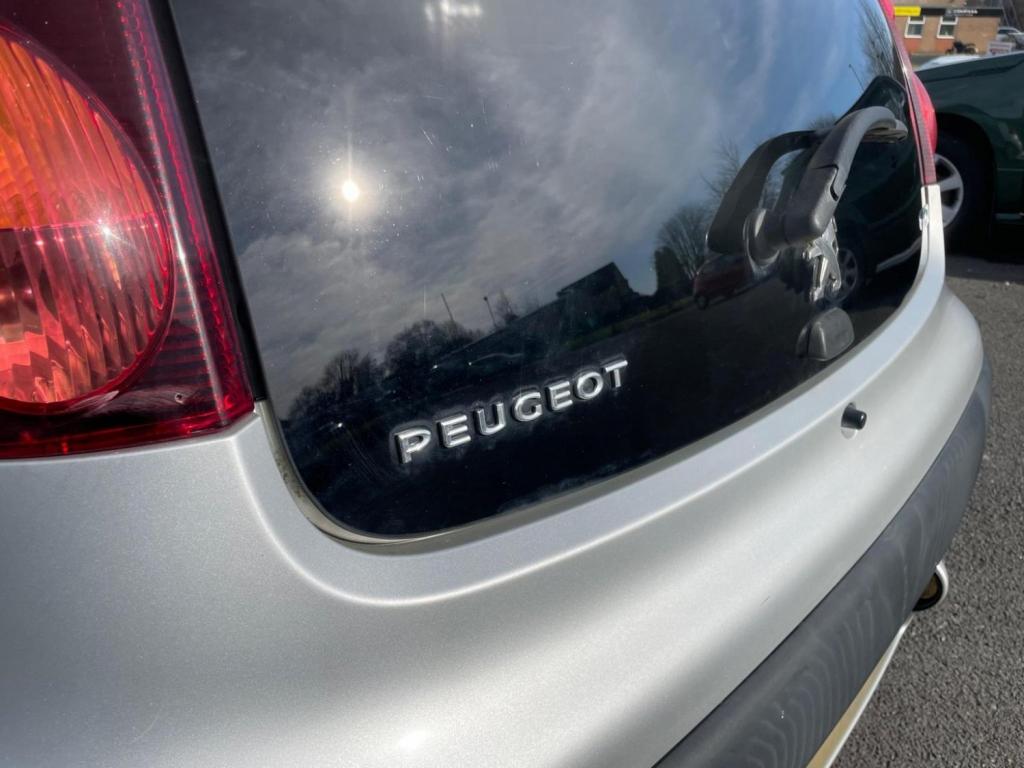 PEUGEOT 107