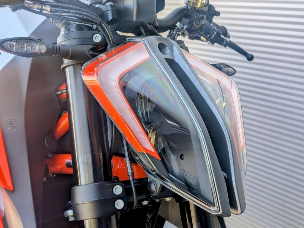 KTM 1290 SUPER DUKE R
