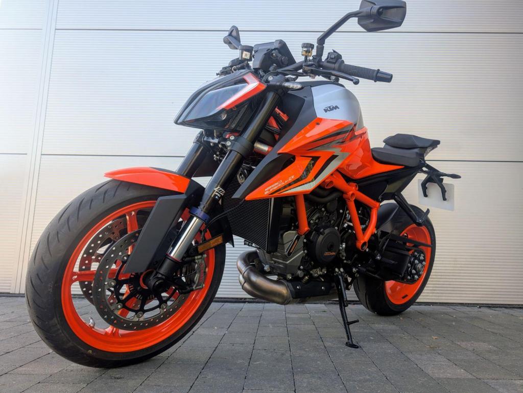 KTM 1290 SUPER DUKE R