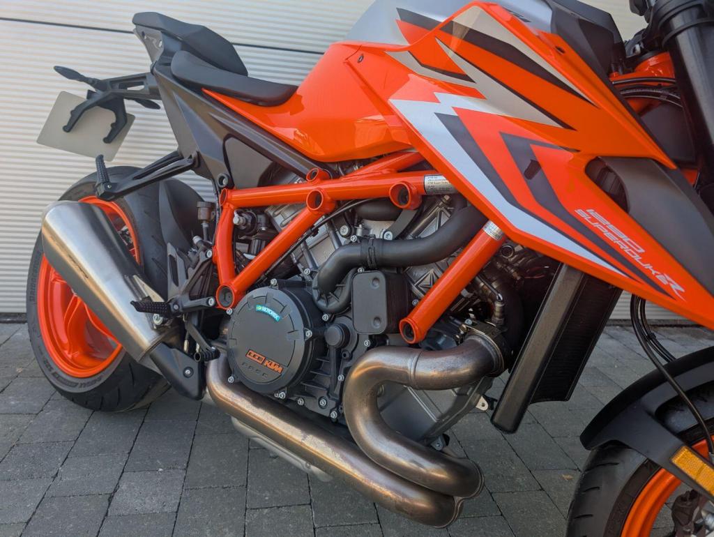 KTM 1290 SUPER DUKE R