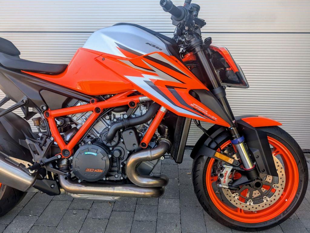 KTM 1290 SUPER DUKE R