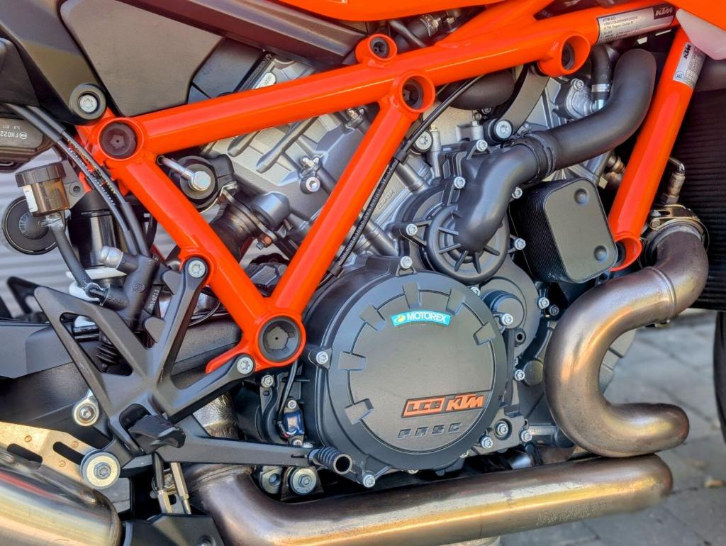 KTM 1290 SUPER DUKE R