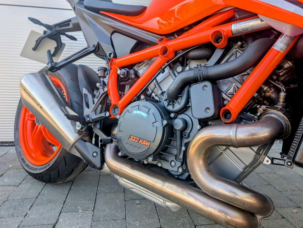 KTM 1290 SUPER DUKE R