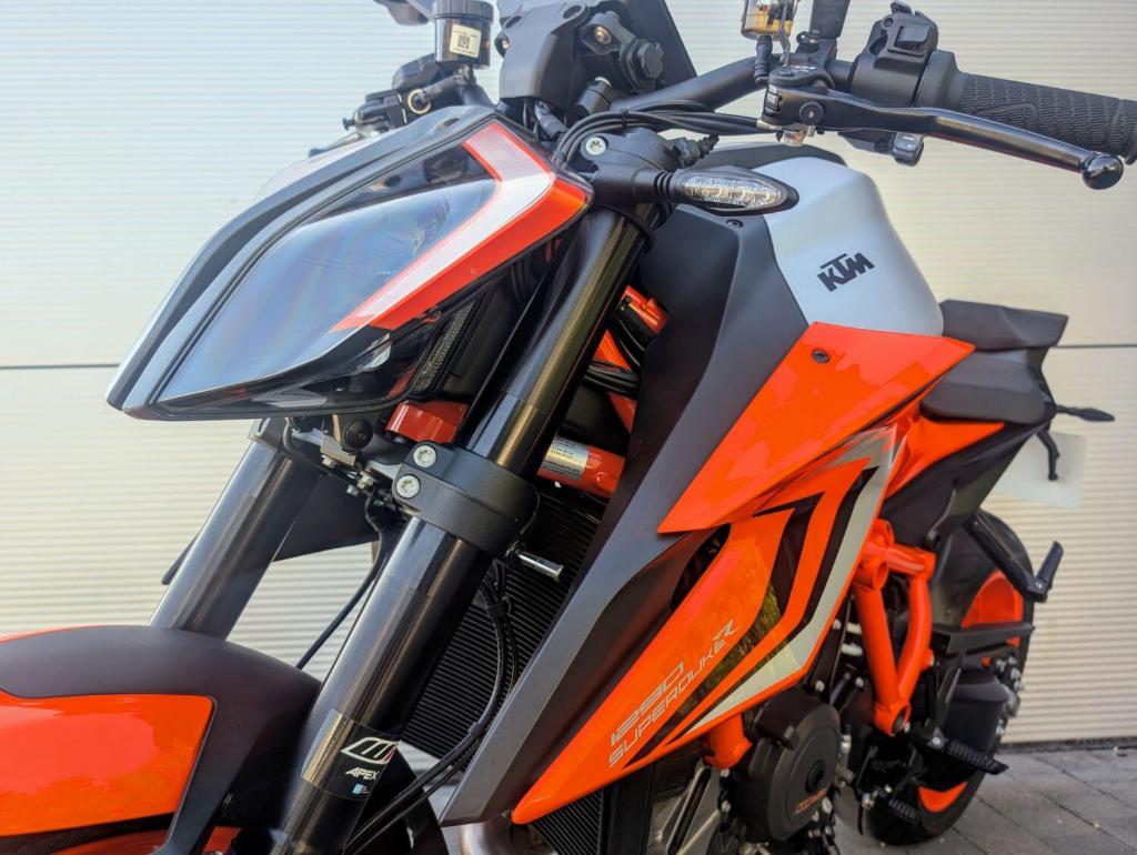 KTM 1290 SUPER DUKE R