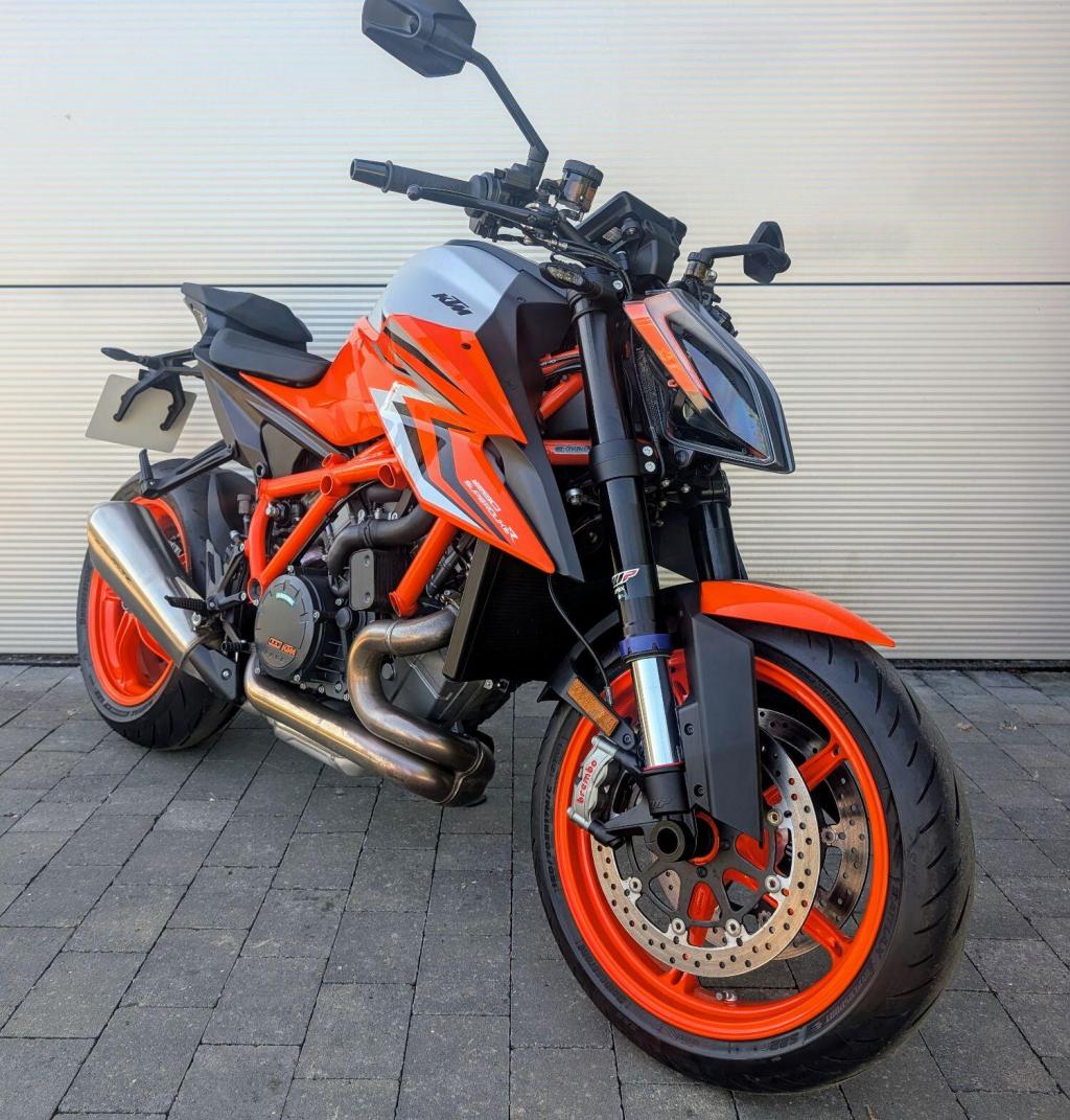 KTM 1290 SUPER DUKE R
