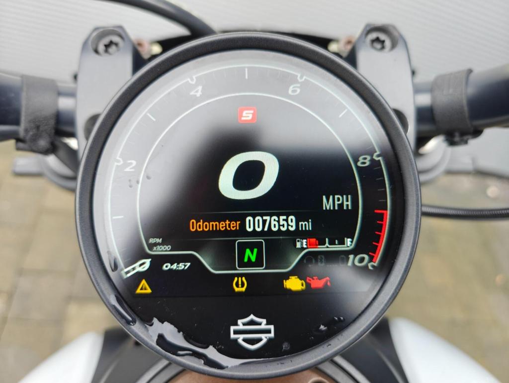 HARLEY-DAVIDSON Sportster