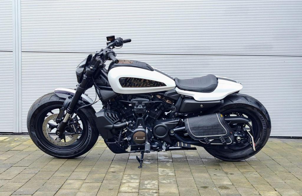 HARLEY-DAVIDSON Sportster