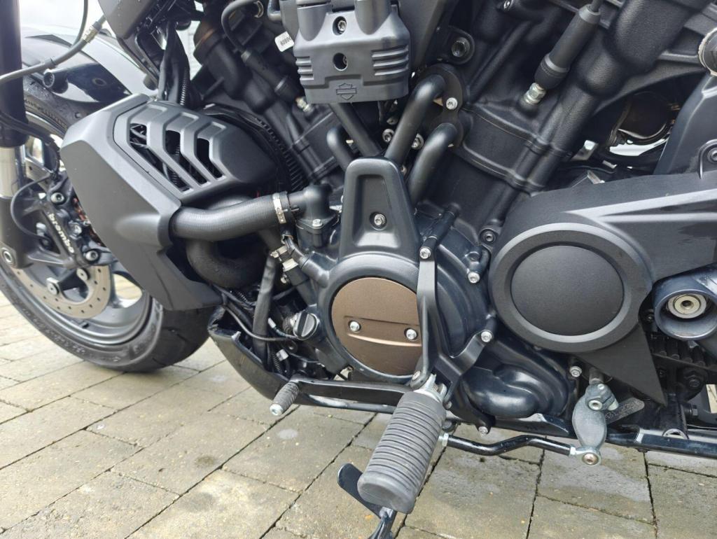 HARLEY-DAVIDSON Sportster