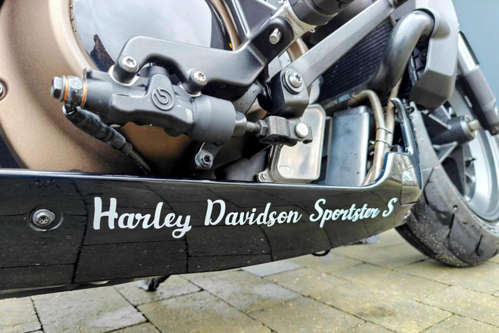 HARLEY-DAVIDSON Sportster
