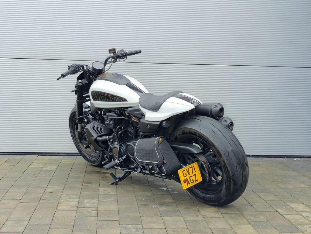 HARLEY-DAVIDSON Sportster