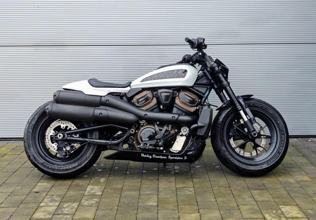HARLEY-DAVIDSON Sportster