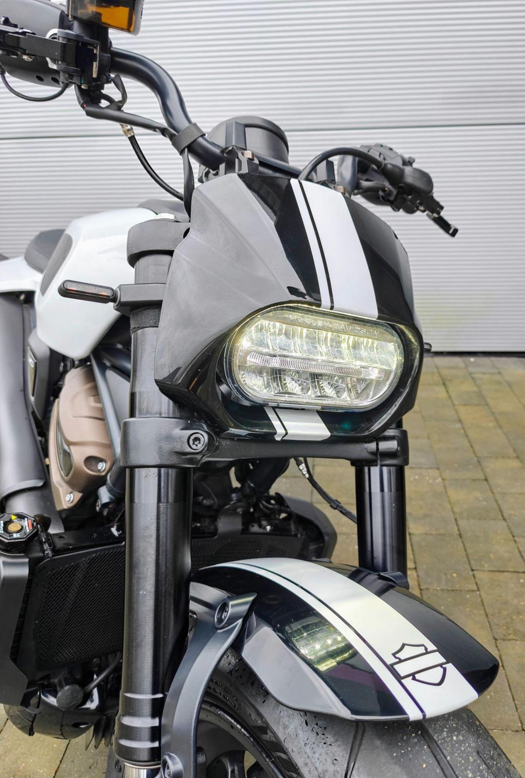 HARLEY-DAVIDSON Sportster