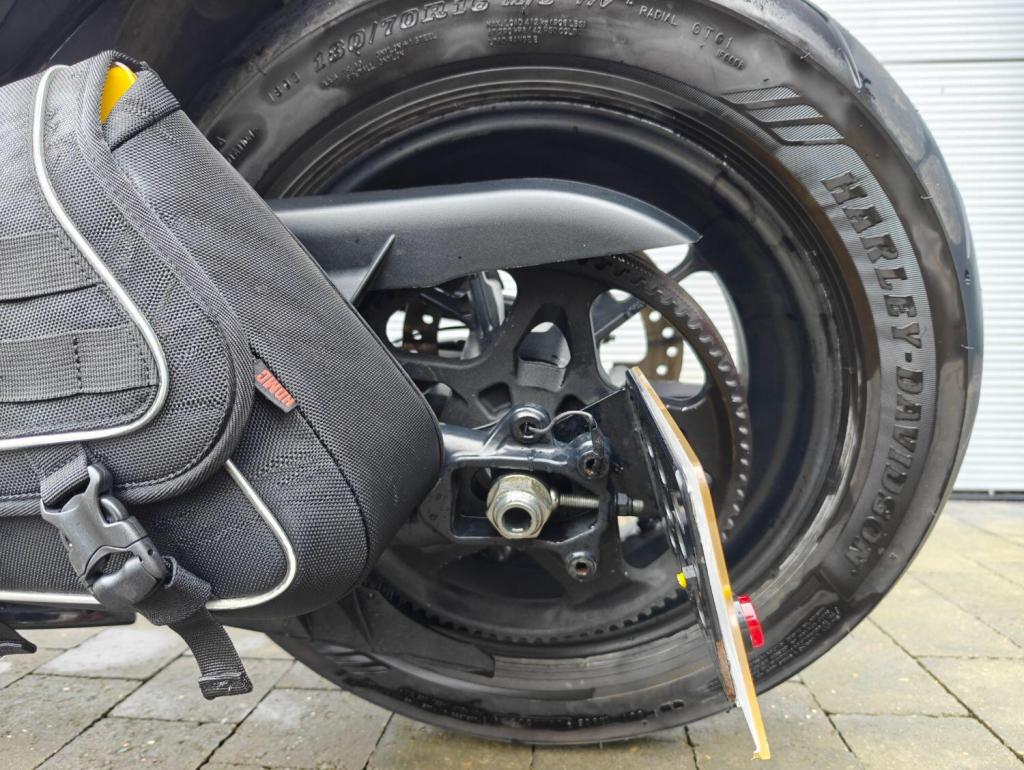 HARLEY-DAVIDSON Sportster