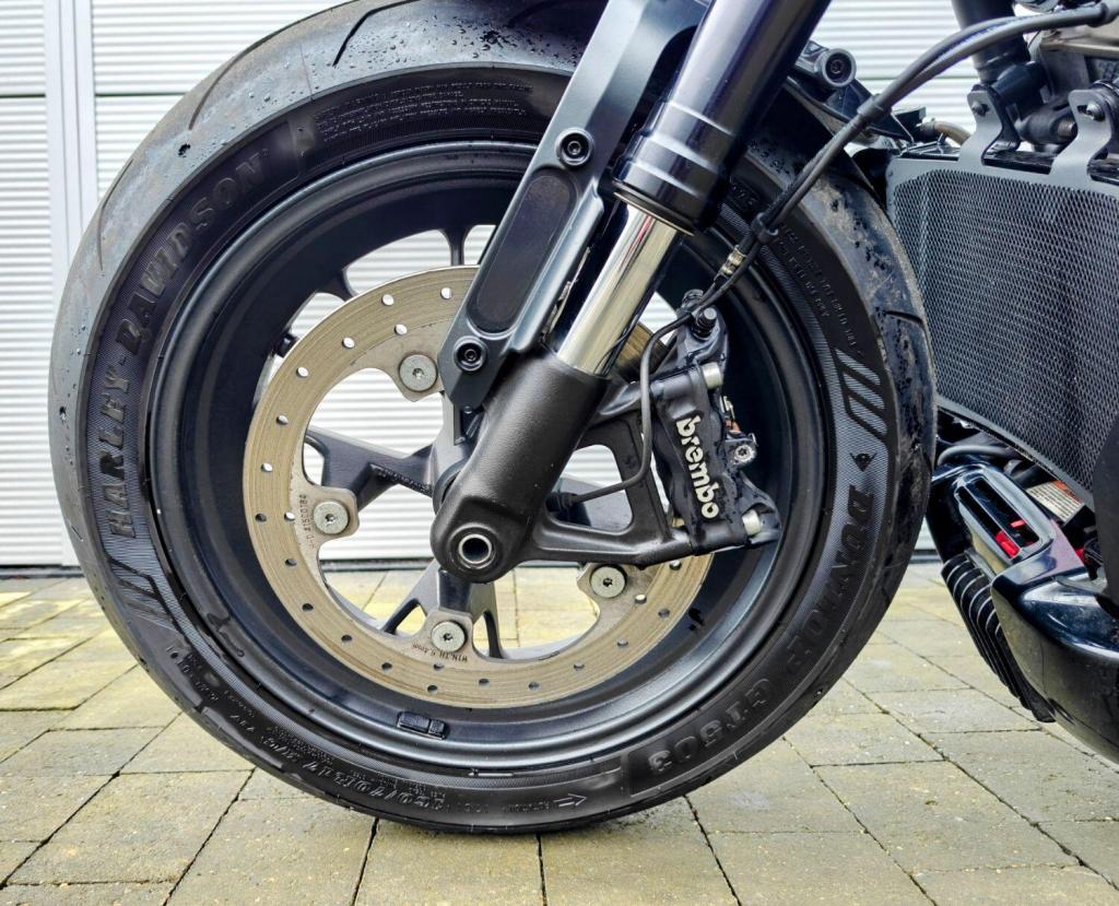 HARLEY-DAVIDSON Sportster