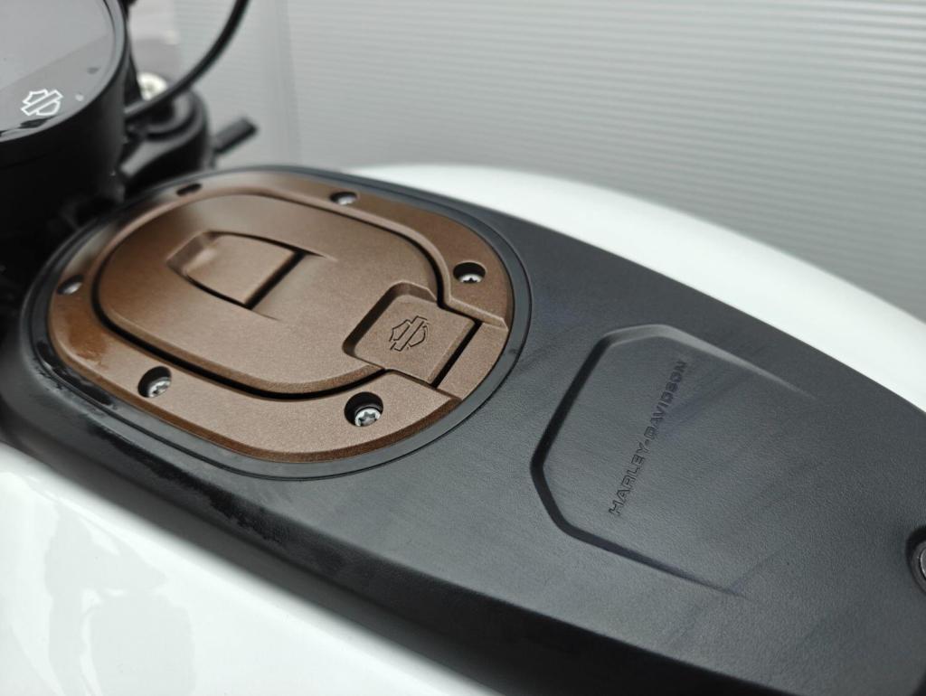 HARLEY-DAVIDSON Sportster