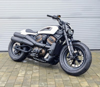 HARLEY-DAVIDSON Sportster