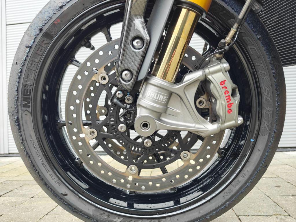 TRIUMPH SPEED TRIPLE 1200