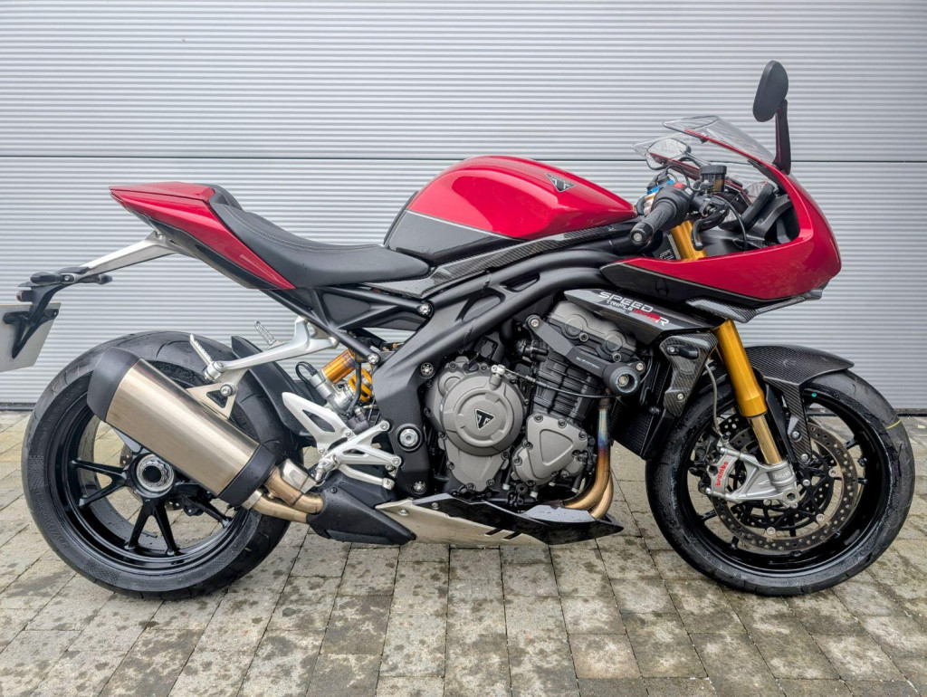 TRIUMPH SPEED TRIPLE 1200