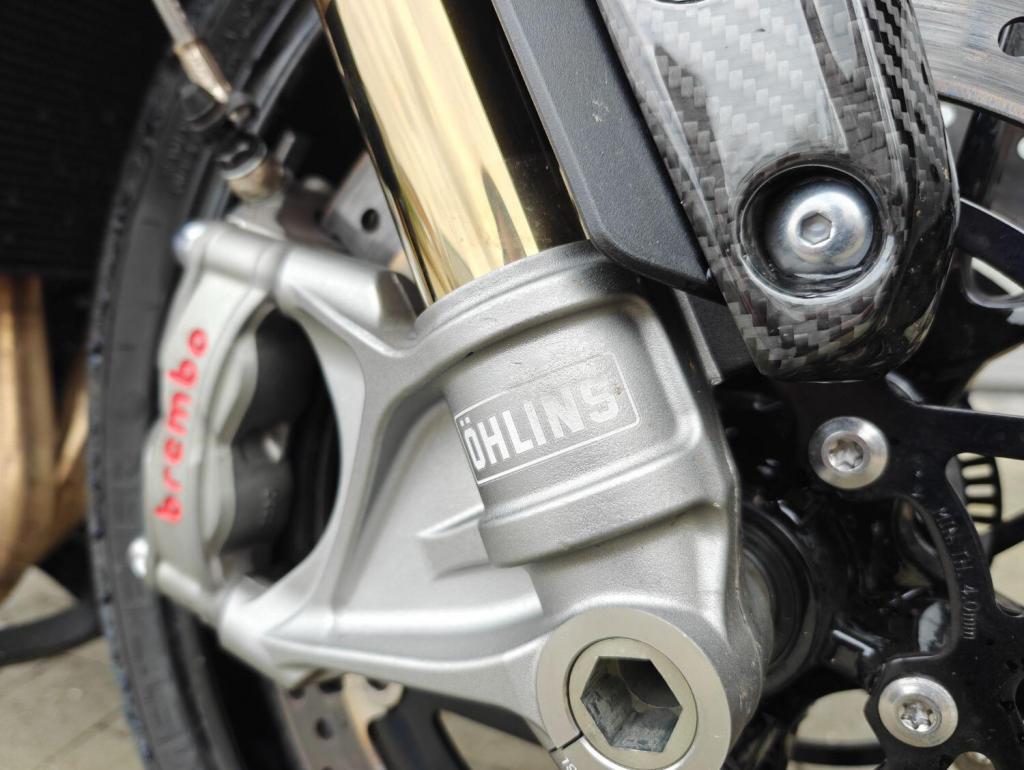 TRIUMPH SPEED TRIPLE 1200