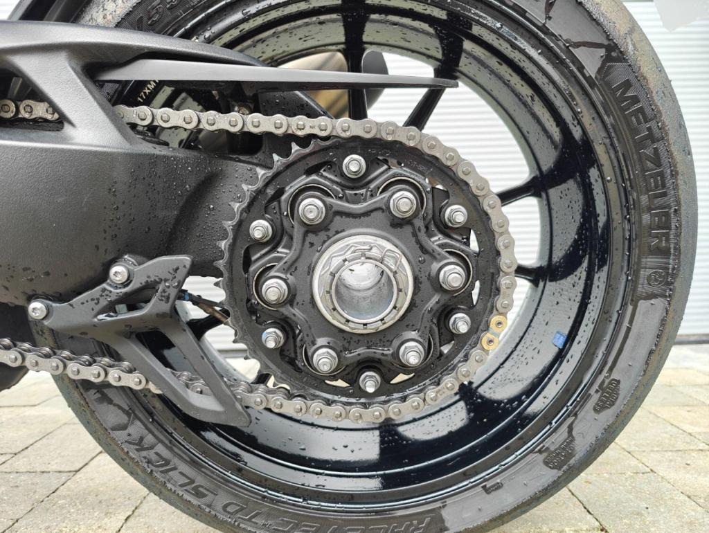 TRIUMPH SPEED TRIPLE 1200