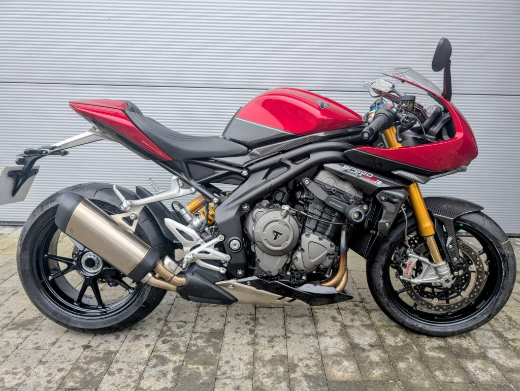 TRIUMPH SPEED TRIPLE 1200